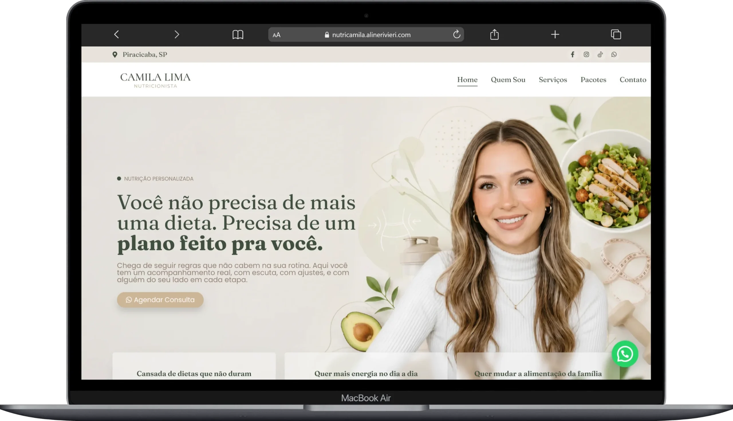 Site para nutricionista apresentado em um MacBook